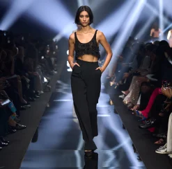 Elisabetta Franchi Pantalone Dritto In Crepe Leggero Con Moschettone^ Pantaloni E Shorts